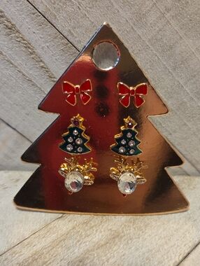 NWT 3 Pairs Medium Studd Faux Diamond Christmas Earrings